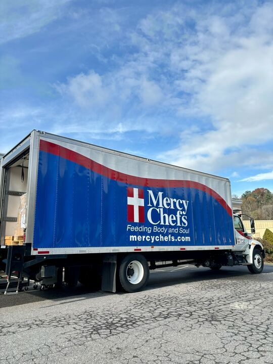 Mother Earth Food and Mercy Chefs Join Forces to Serve Communities in Need